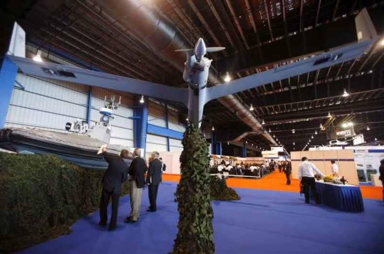 UAV ScanEagle của hãng Boeing được trưng bày tại IMDEX 2015.