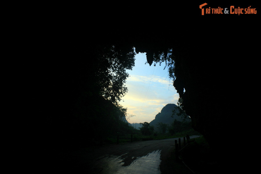 Có thể nói, hang động độc đáo này là điểm đến rất thú vị dành cho những du khách yêu thích khám phá những điều mới lạ ở mảnh đất Cao Bằng.