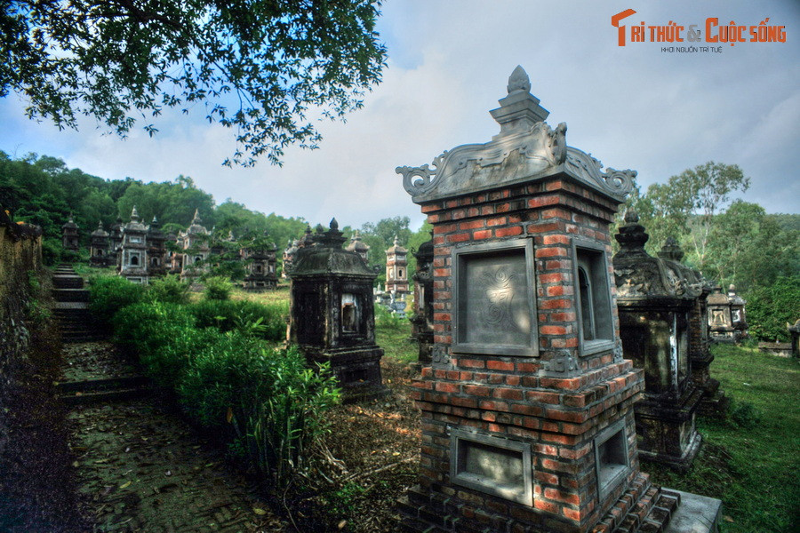 1. Tọa lạc ở huyện Việt Yên, tỉnh Bắc Giang, chùa Bổ Đà là một trong những ngôi chùa có vai trò quan trọng trong lịch sử Phật giáo Việt Nam. Chùa được gần xa biết đến là nơi có khu vườn tháp Phật giáo cổ được đánh giá là đẹp và quy mô lớn bậc nhất Việt Nam.