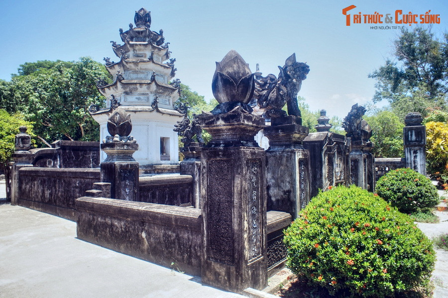 3. Nằm ở huyện An Nhơn, tỉnh Bình Định, chùa Thập Tháp hình thành từ thế kỷ 17, là một trong những ngôi tổ đình danh tiếng vào bậc nhất ở miền Trung. Khu vườn tháp cổ kính của chùa được đánh giá là một trong những vườn tháp đẹp nhất Việt Nam.