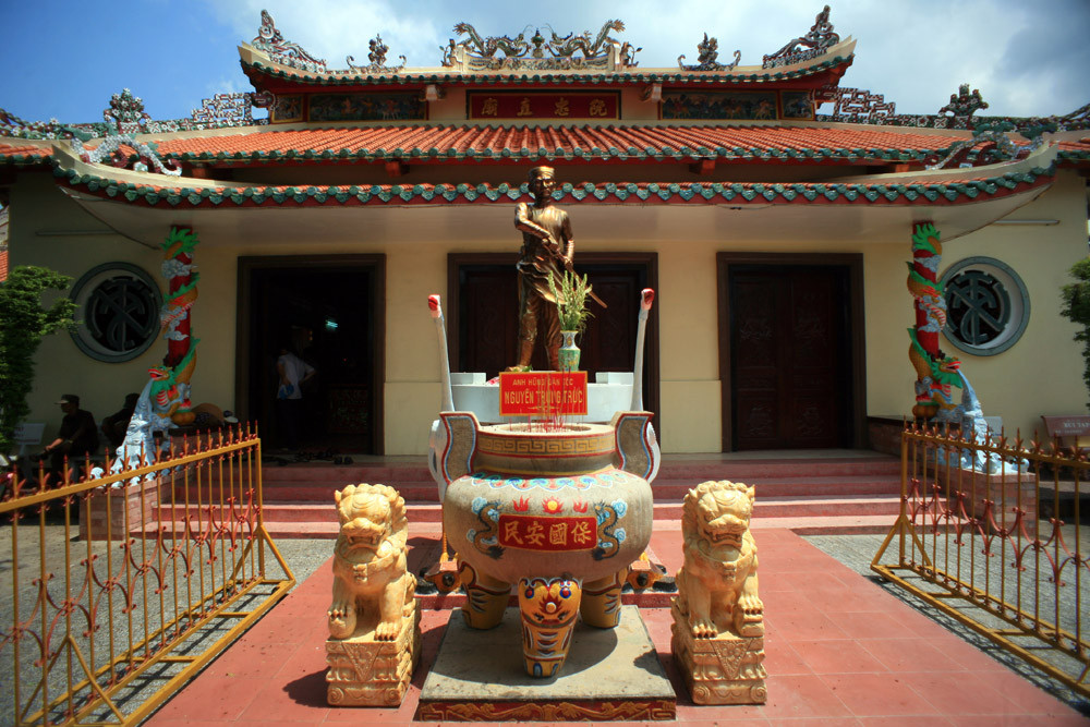 Net doc dao cua Le hoi dinh than Nguyen Trung Truc o Rach Gia