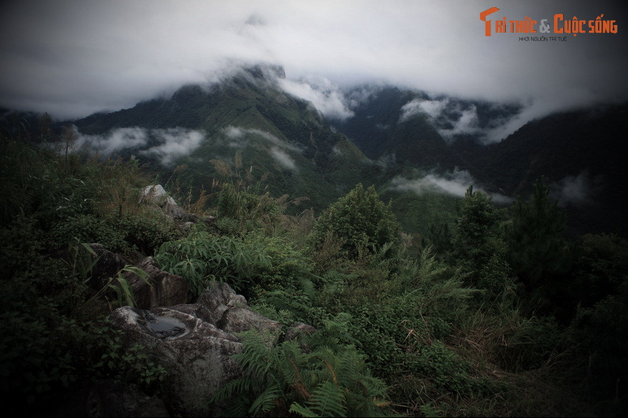 Cảm động trước mối tình đẹp dở dang của đôi lứa, người dân đã đặt tên cho con đèo mà chàng Ô Quy Hồ từng sống là đèo Ô Quy Hồ và dòng thác mà chàng từng hò hẹn với tình nhân là thác Tình Yêu.