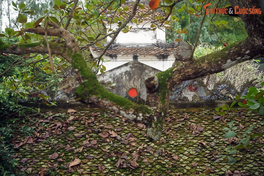 Trải qua các thăng trầm lịch sử, ngôi đền đã trải qua nhiều lần trùng tu và xây mới. Hiện tại ngôi đền có cấu trúc hình chữ Đinh, gồm ba cung: Bái đường, Trung đường và Hậu cung.