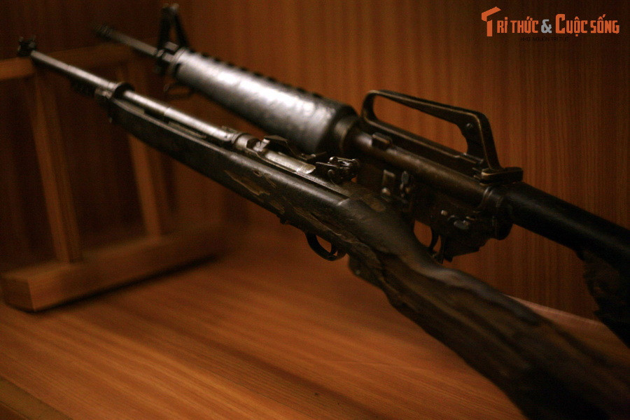 Đặc biệt, hoạt động cách mạng của những người phụ nữ Việt Nam nổi tiếng đã được tái hiện qua nhiều hiện vật gốc quý giá, tiêu biểu là những khẩu súng từng được anh hùng Lê Thị Hồng Gấm và anh hùng Nguyễn Thị Út (Út Tịch) sử dụng trong kháng chiến chống Mỹ.