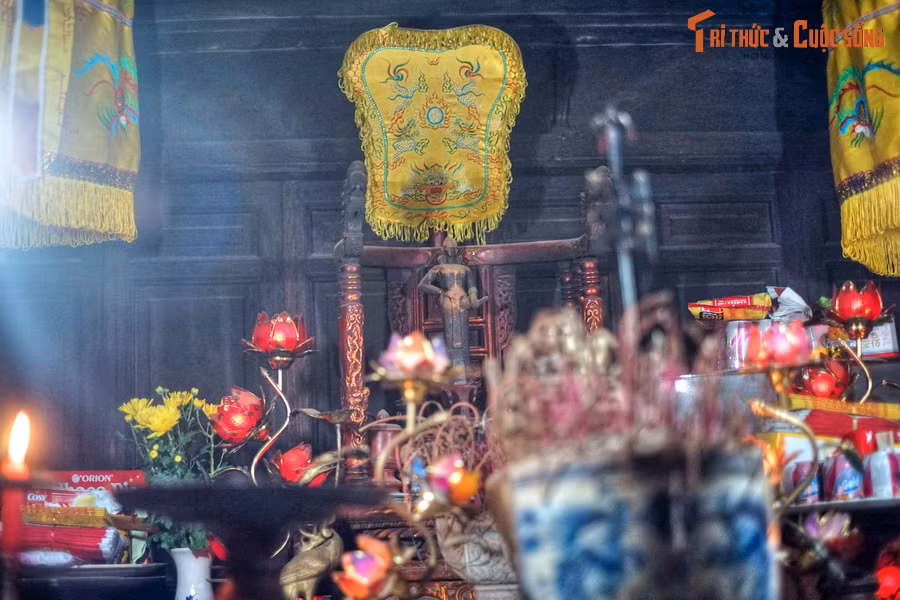 Hàng năm, từ ngày 19 đến 24/2 Âm lịch, nhân dân và du khách thập phương lại đổ về dự hội với dân làng Phú Điền để tưởng nhớ Bà Triệu. Vào dịp này đình làng Phú Điền có tổ chức nghi thức hội với trò diễn "Ngô, Triệu giao quân" khá hấp dẫn.