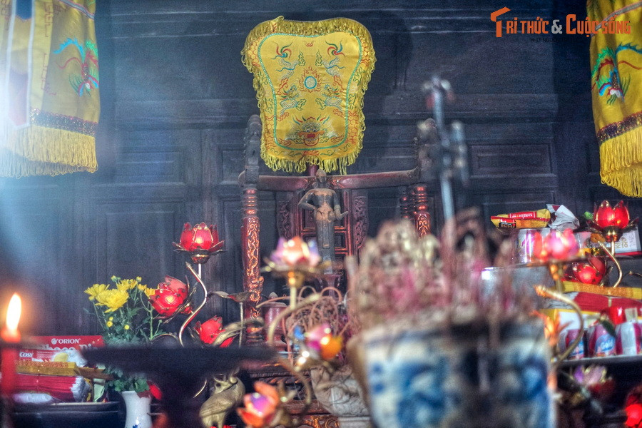 Hằng năm, từ ngày 19 đến 24/2 Âm lịch, nhân dân và du khách thập phương lại đổ về dự hội với dân làng Phú Điền để tưởng nhớ Bà Triệu. Vào dịp này, đình làng Phú Điền có tổ chức nghi thức hội với trò diễn "Ngô, Triệu giao quân" khá hấp dẫn.