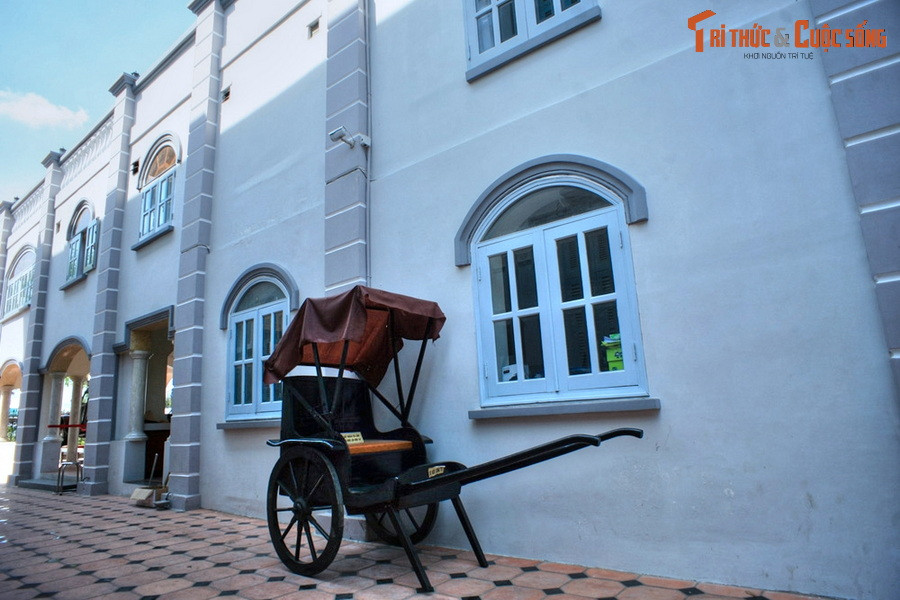  10. Dinh thự Công tử Bạc Liêu - Bạc Liêu. Tọa lạc tại TP Bạc Liêu, tỉnh Bạc Liêu, dinh thự Công tử Bạc Liêu chính là nơi cư ngụ của Công tử Bạc Liêu - thiếu gia Trần Trinh Huy - lúc sinh thời. Được xây vào khoảng năm 1919, khi hoàn thành, công trình được xem là ngôi biệt thự bề thế nhất ở Nam kỳ lục tỉnh.