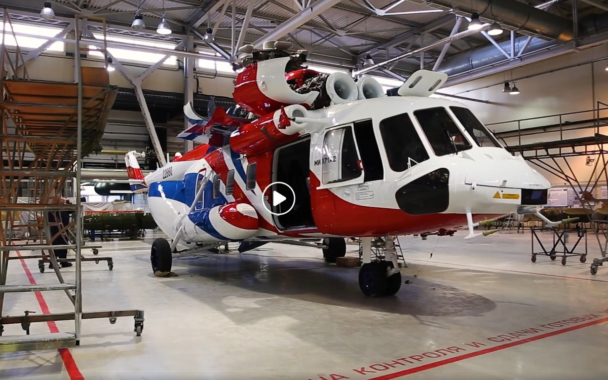 Theo nguồn tin của Sputnik, các trực thăng bay trình diễn sẽ được sơn các màu đặc biệt, điểm nhấn ý tưởng tập trung vào những sắc màu đặc trưng của Trung Quốc và các nước Đông Nam Á. Điều có tính biểu tượng là những màu sắc được lựa chọn đều nhắc tới màu lá cờ Nga. Nguồn ảnh: Russia Helicopter