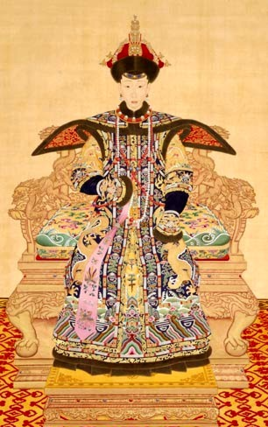 Theo phán đoán của các Thanh thất dị thần thì thi thể nữ này là của Lệnh nghi hoàng quý phi (sau được truy phong là Hiếu Nghi hoàng hậu) mẹ đẻ của hoàng đế Gia Khánh mất năm 49 tuổi. Trong địa cung của Dụ lăng tổng cộng có 6 ngôi mộ, có người chết và nhập táng trước bà, cũng có người sau bà, có người trẻ hơn có người thì già hơn nhưng tại sao tất cả 5 người khác thì đã hóa thành xương cốt mà duy nhất chỉ có thi hài của bà sau 153 năm vẫn nguyên vẹn không thối rữa, mặt mũi vẫn như đang sống đến nay vẫn chưa có lời giải thích.