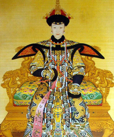 Hoàng hậu hiền đức nhất: Hiếu Hiền Thuần hoàng hậu (Cao Tông) Phúc Sát Thị. Càn Long luôn bị hậu thế coi là thiên tử đa tình, các câu chuyện phong lưu chốn nhân gian của ông nhiều vô kể. Nhưng đối với ông, người con gái mà cả cuộc đời ông luôn yêu thương, trân trọng và nhớ nhung nhất chính là người vợ cả Hiếu Hiền hoàng hậu. Có rất nhiều bằng chứng chứng minh về mối chân tình sâu đậm này. Càn Long đã từng 2 lần sắc phong hoàng tử của Hiếu Hiền Thuần hoàng hậu làm thái tử nhưng đau lòng các thái tử đều chết yểu, hoàng hậu vì mất con mà đau lòng qua đời.