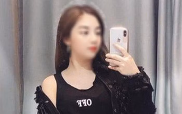 Hiện vụ đường dây bán dâm nam giá 18 triệu đồng đồng đang được cơ quan chức năng điều tra, làm rõ. >>> Xem thêm video: Phá đường dây huấn luyện viên thể hình bán dâm giá 18 triệu đồng. Nguồn: VTC NOW.