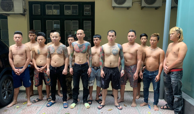 Vu vo chong Phu Le bi bat: Me “hotgirl xam tro” Dao Chile len tieng