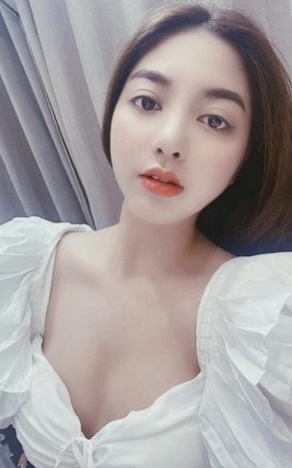 Qua điều tra, xác định Thảo sinh ra trong gia đình có điều kiện kinh tế khá giả, từ nhở được tạo điều kiện cho ăn học đàng hoàng. Sau khi đỗ vào một trường Đại học trên địa bàn Hà Nội, Thảo tiếp tục đi du học bên Trung Quốc.