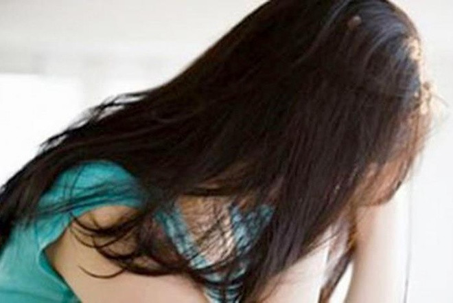 Thông qua mạng xã hội Facebook, bé gái dưới 13 tuổi quen biết với Dự. Trong một lần đi chơi, thanh niên này đã dụ dỗ bé gái làm chuyện người lớn. Qua điều tra, Dự đã nhiều lần cùng bé gái dưới 13 tuổi quan hệ tình dục.