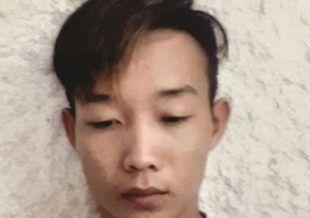  Quen nhau qua facebook, nam thanh niên 17 lần quan hệ với bé gái: Ngày 17/2, VKSND TP Cần Thơ đã truy tố Phan Văn Hoài Phong (SN 2002, ngụ ấp Hòa Tây B, xã Phú Thuận, huyện Thoại Sơn, tỉnh An Giang) do có hành vi hiếp dâm người dưới 16 tuổi. 