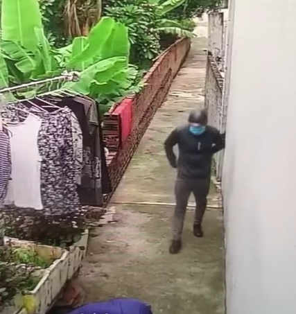 Sáng hôm sau, Thụy và Trần Văn Tư, SN 1988, quê ở Quỳnh Phụ, tỉnh Thái Bình đi xe máy về huyện Đan Phượng, tìm đến nhà Đào Chi Lê. Trên đường đi, chúng dừng ở một cửa hàng vật liệu xây dựng, mua tuýp sắt làm hung khí gây án.