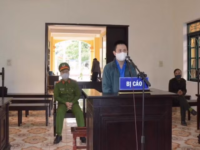 Ngày 7/4, Quýnh không đeo khẩu trang, 3 lần lái xe máy đi qua chốt kiểm soát phòng chống dịch COVID-19 được lập tại khu vực sân bóng thôn Thiểm Xuyên. Mặc dù được lực lượng chức năng nhắc nhở nhiều lần nhưng Quýnh cố tình không chấp hành, ngang nhiên thách thức, xúc phạm lực lượng thi hành công vụ.