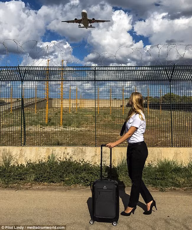 Nữ phi công trẻ sẵn sàng cho những chuyến bay khắp châu Âu.