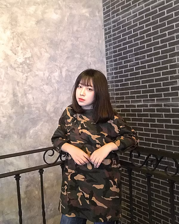 Hằng cho biết, gia đình cô không có ai là người nước ngoài, vậy nên, việc bị nhầm lẫn là con lai khiến cô bạn khá bất ngờ.