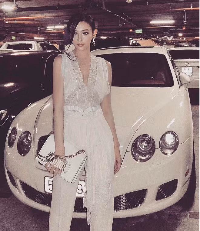 Rất nhiều bình luận trầm trồ, ngưỡng mộ nhan sắc của bà mẹ 2 con. Cô nàng còn được mệnh danh là “mỹ nhân không tuổi”.