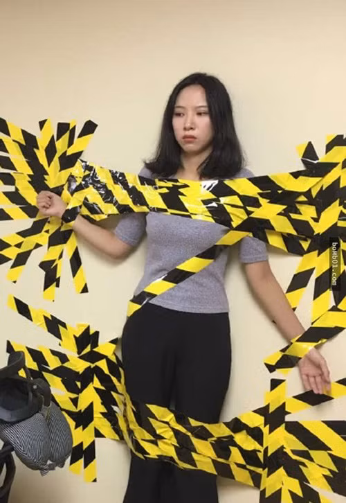 Nhan vien bi sep dan len tuong do vi pham luat giao thong