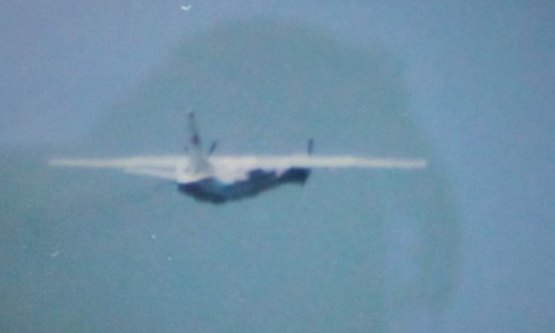 Chuyen co bat ngo xuat hien tren bau troi san bay Da Nang