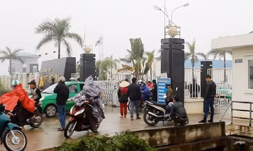 Gan 200 cong nhan Nansung Vina nhap vien... nghi ngo doc