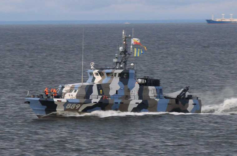 Trong trang bị hải quân, Việt Nam từ nhiều năm nay được cho là đang quan tâm tới một số tàu chiến, tàu đổ bộ cỡ nhỏ. Năm 2015, Giám đốc nhà máy Zelenodolsk cho biết, tàu tuần tra chống phá hoại thuộc Project 21980 Grachenok đang nhận được sự quan tâm của nhiều khách hàng nước ngoài, trong đó có Việt Nam. Lớp tàu có lượng giãn nước khoảng 138 tấn, thủy thủ đoàn 18 người, trang bị hỏa lực phù hợp nhiệm vụ (gồm súng phóng lựu chống người nhái DP-65A 55mm, đại liên 14,5mm, phương tiện lặn không người lái…).