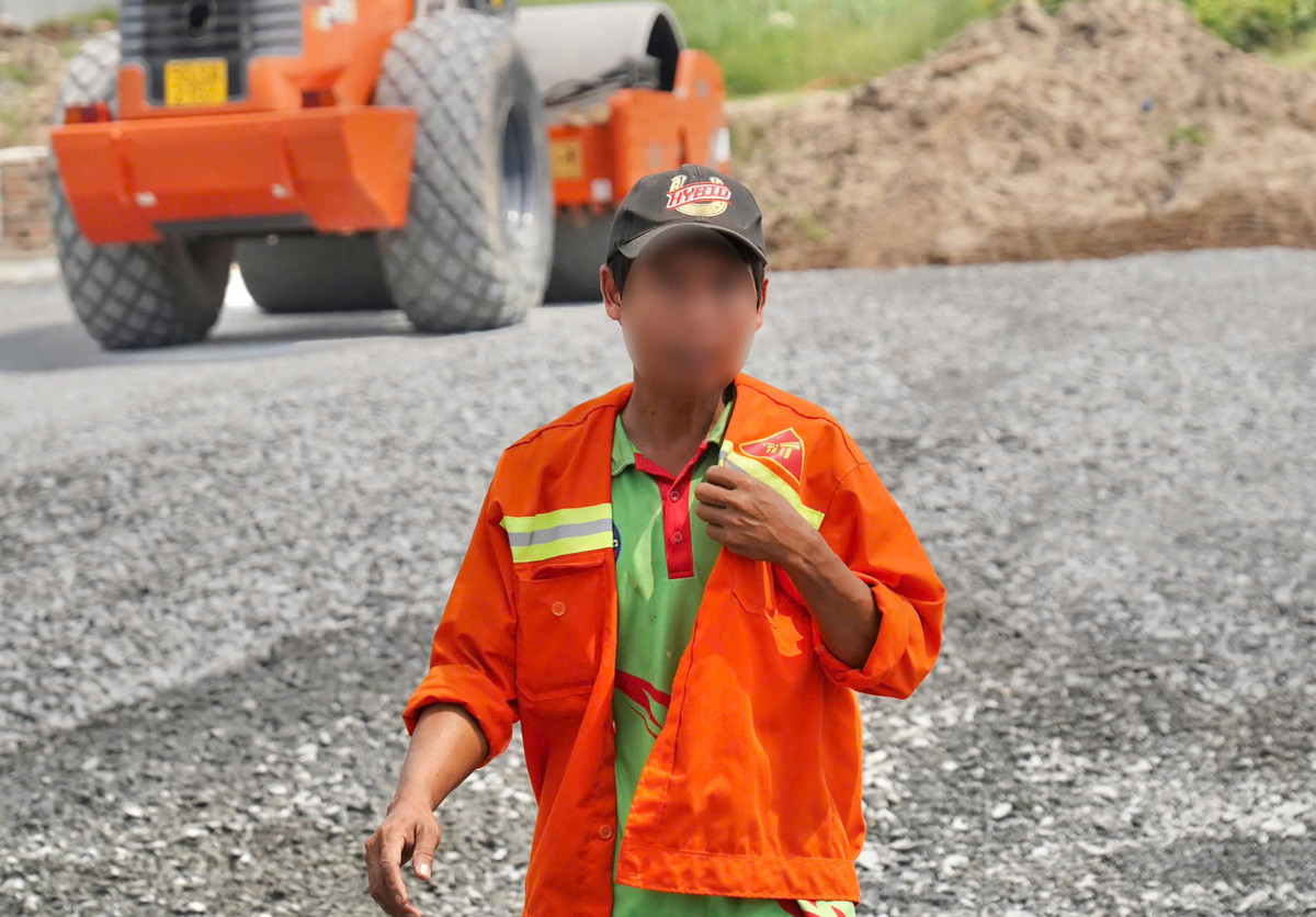 Phóng viên bị hành hung khi tác nghiệp tại dự án mở rộng Quốc lộ 50 - Hình 3 Phong vien bi hanh hung khi tac nghiep tai du an mo rong Quoc lo 50-Hinh-3