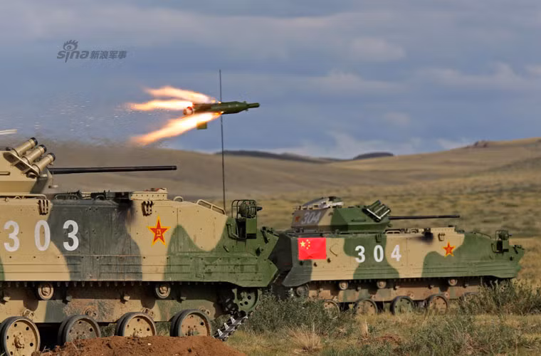 Hỏa lực của ZLC-2000 gồm pháo cao tốc 25mm và tên lửa chống tăng HJ-73C.