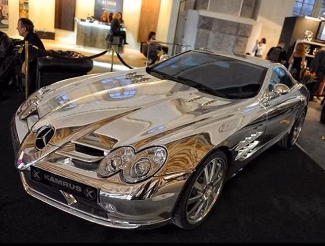 Chính những con số khổng lồ này đã thu hút một lượng lớn du khách tới vùng đất giàu có bậc nhất thế giới chỉ để làm... ăn mày.