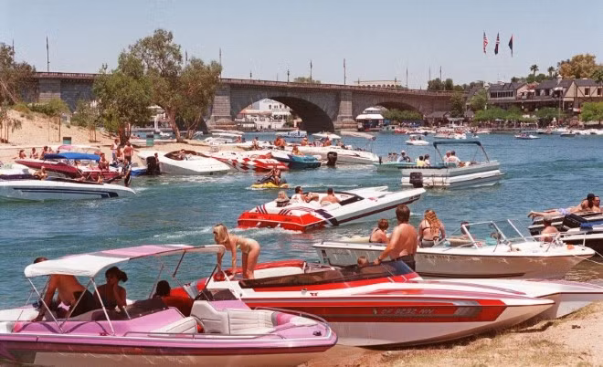 Thuong vu lich su: Ai mua cay cau London nao?-Hinh-2