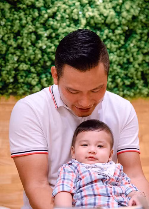 Bé Nu hiện đã được 6 tháng tuổi. Trong loạt ảnh mới nhất, nhóc tì nhà Jennifer Phạm vô cùng đáng yêu. Ảnh: FBNV