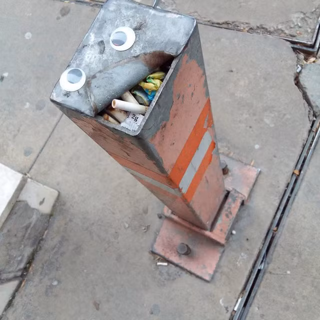 Bằng cách sử dụng đôi mắt giả Googly Eye kết hợp với trí tưởng tượng phong phú, những công trình hư hại đã thay đổi hoàn toàn diện mạo và trở nên có hồn hơn bao giờ hết. Qua những bức ảnh được Vanyu Krastev, công trình hư hại như trở thành một nhân vật sống đang cố kể lại câu truyện của đời mình.