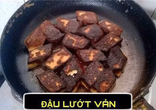 Đậu lướt ván nhưng lướt hơi bị nhiều lần.