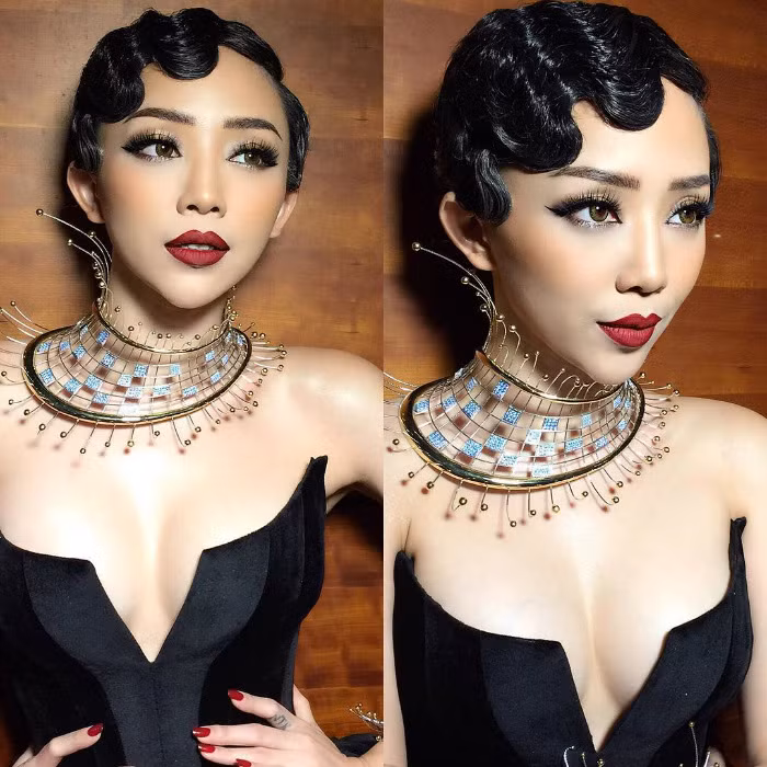 Kiểu tóc ngắn có phần mái để dài và uốn xoăn bồng bềnh vô cùng được lòng nữ giọng ca "Ngày Mai".