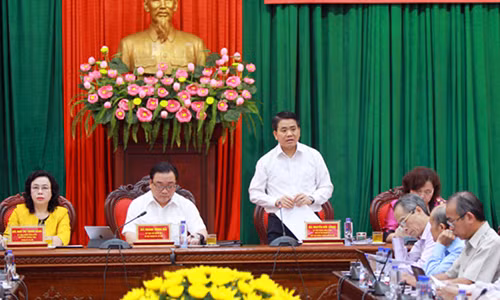 “Thu tuong nhac nho viec tai lan chiem via he o Ha Noi va TP.HCM“