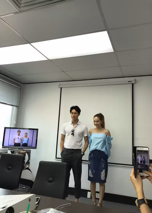 “Sắc đẹp ngàn cân” được thực hiện bởi đạo diễn James Ngô dự kiến phát hành toàn quốc vào tháng 8/2017.