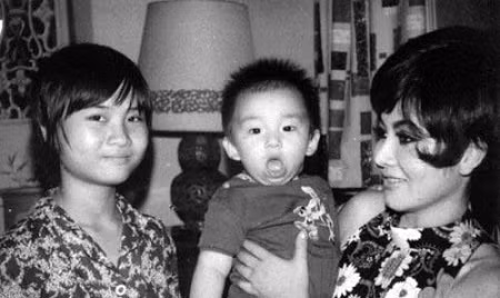 Ít tai biết, giai nhân một thời có 4 người con trai thành đạt hiện đang sinh sống ở nước ngoài và có một người con gái. Ảnh: Phununews.