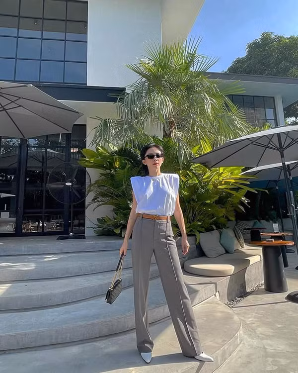 Sự “lột xác” ngày càng khác lạ của Thu Trang khiến không ít người hâm mộ hoang mang nhận nhầm với ca sĩ Tóc Tiên sexy nhất nhì Vbiz.