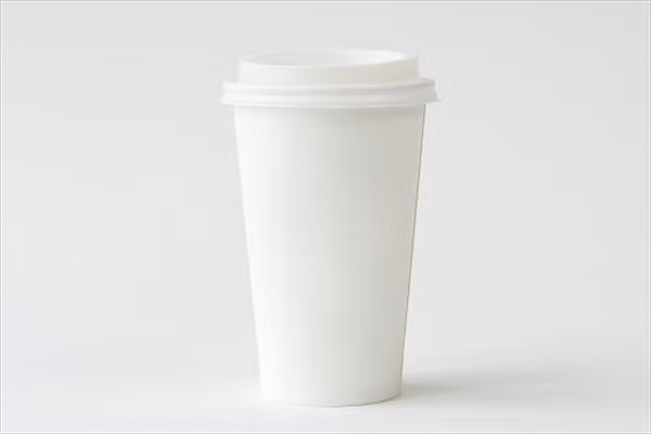 Ngay cả khi dùng cốc giấy, tiếp xúc với thực phẩm nhiệt độ nóng trên 70 độ có thể khiến lớp sáp bề mặt của chúng chảy ra, hòa lẫn với thức ăn ảnh hưởng đến hương vị cũng như sự an toàn cho sức khỏe.