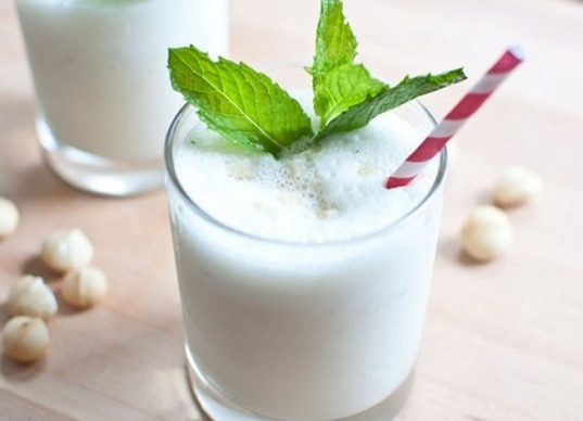 Bạn cũng có thể dùng na để làm món sinh tố hoặc trộn với sữa chua cũng rất tuyệt.