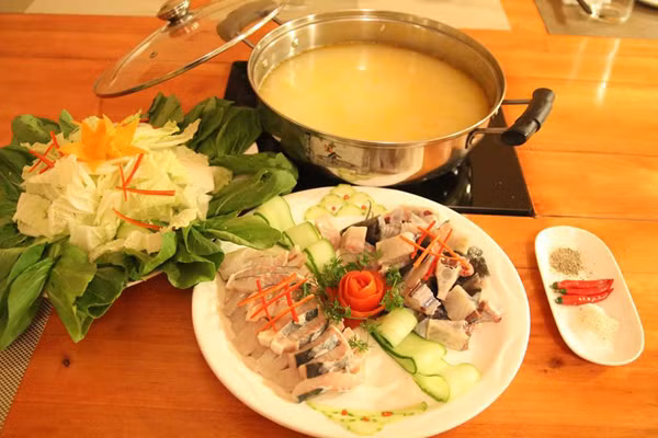 Muốn thưởng thức món ngon ngày Tết mà không ảnh hưởng đến sức khỏe, chị em cần đảm bảo thực phẩm chín kỹ nhằm loại bỏ trứng ký sinh trùng.