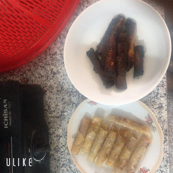 Người mẹ đã “giao trứng cho ác” khi đồng ý cho con gái rán nem ngày Tết.