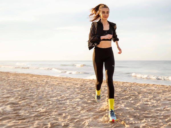 Được biết để có được body siêu phẩm, Mlee rất chú trọng vào việc luyện tập thể thao. Cô lựa chọn các bài tập như boxing, nhảy dây, chạy bộ... vừa tăng cường rèn luyện thể lực vừa đốt cháy mỡ thừa hiệu quả. Ảnh: FBNV.