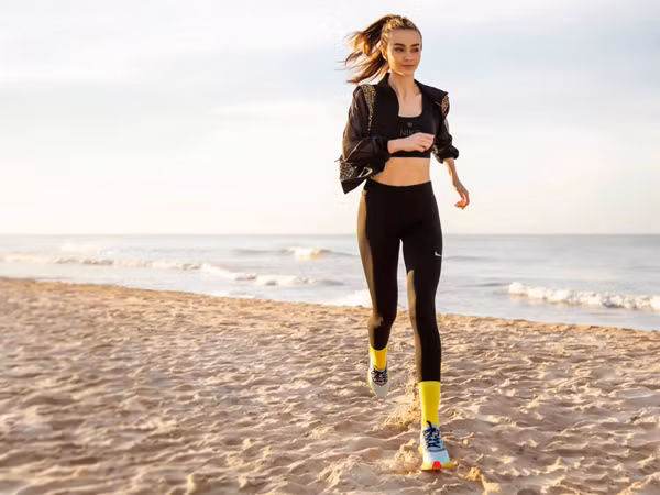 Được biết để có được body siêu phẩm, Mlee rất chú trọng vào việc luyện tập thể thao. Cô lựa chọn các bài tập như boxing, nhảy dây, chạy bộ... vừa tăng cường rèn luyện thể lực vừa đốt cháy mỡ thừa hiệu quả. Ảnh: FBNV.