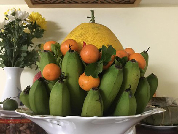 Ngược lại, chuối đủ tuổi thu hoạch thường có độ cong nhất định do trong quá trình phát triển chúng có xu hướng vươn lên đón ánh mặt trời.