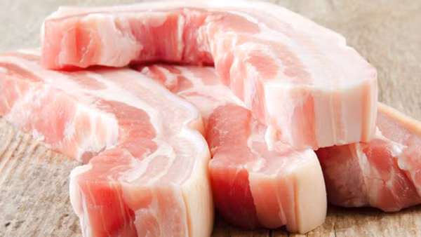 Thịt lợn là một trong những món mặn xuất hiện phổ biến nhất trong bữa cơm gia đình Việt. Thường xuyên chọn mua song không phải ai cũng biết bộ phận nào ngon nhất, “xứng tầm” để chế biến món ngon dịp Tết.