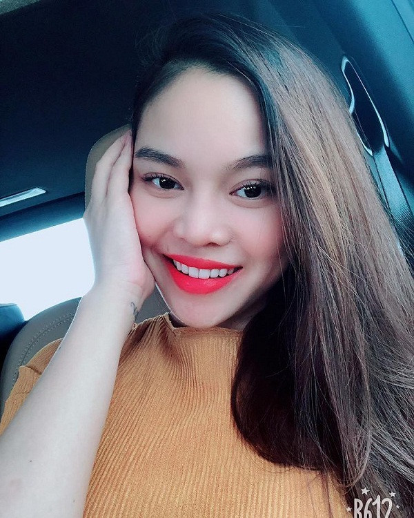 Bên cạnh giọng ca nội lực, nữ ca sĩ sinh năm 1989 còn được nhiều người nhớ đến nhờ vẻ ngoài giống Hồ Ngọc Hà cũng như gu thời trang ngày càng thăng hạng.