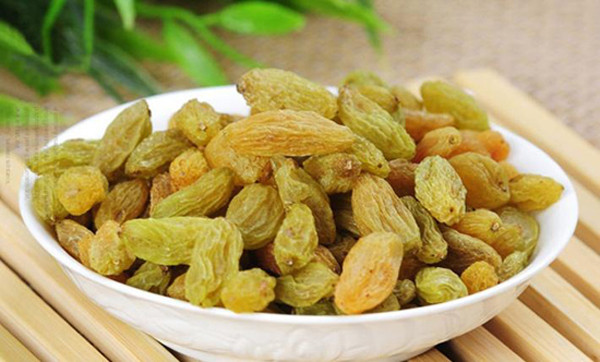 Để nhận được những lợi ích trên, chuyên gia sức khỏe khuyên nên chọn nho khô tự nhiên và không có thêm đường hóa học. Nếu được, nên ưu tiên chọn thực phẩm hữu cơ.